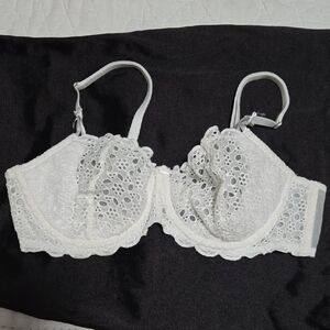 B18 Victoria's Secret White Eyelet Lace Bra 36B